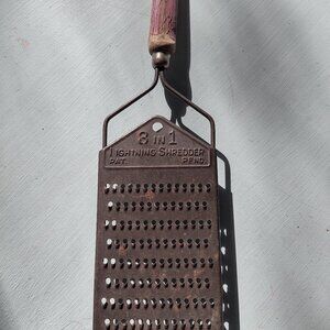 Vintage Kitchen Shredder 3 n 1 Lighting Shredder with Pink and Black Wooden Ha